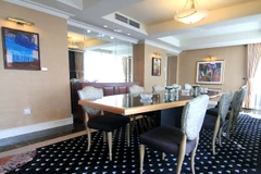 [Photo] Ngắm phòng siêu sang nhìn ra con đường đẹp nhất Hà Nội 