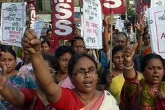 Ấn Độ lại tìm thấy xác phụ nữ nghi bị hãm hiếp treo trên cây