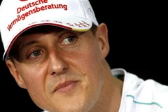 Tay đua Michael Schumacher tỉnh dậy sau 6 tháng hôn mê