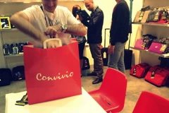 Các hãng thời trang Italy giảm giá gây quỹ chống AIDS