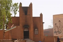 Vụ Charlie Hebdo: 45 nhà thờ Thiên chúa giáo ở Niger bị đốt cháy