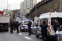 2 vụ bắt giữ con tin trong 1 ngày ở Paris: Chuyện gì đang xảy ra?