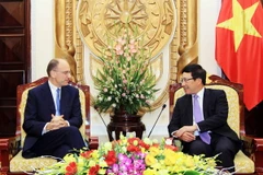 Phó Thủ tướng, Bộ trưởng Bộ Ngoại giao tiếp cựu Thủ tướng Italy