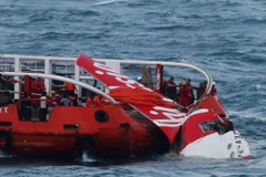 Indonesia tiến hành trục vớt phần thân máy bay QZ8501 