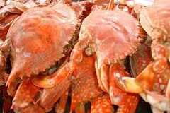 Hà Tĩnh: 3 ngư dân tử vong trên biển sau khi ăn ốc, ghẹ luộc