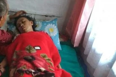 Bà Nining Sunarsih trở về sau khi trôi dạt ngoài biển hơn 1 năm. (Nguồn: Daily Mail)