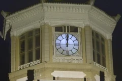 Đồng hồ chỉ 0 giờ tại Bình Nhưỡng sau khi Triều Tiên chính thức hợp nhất múi giờ với Hàn Quốc ngày 5/5. (Nguồn: Kyodo/TTXVN)