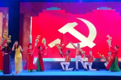 Khai diễn chương trình nghệ thuật 'Giữ trọn niềm tin với Đảng'