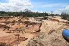 Hồ chứa nước đãi titan tại xã Thuận Quý, huyện Hàm Thuận Nam, Bình Thuận. (Ảnh: Nguyễn Thanh/TTXVN)