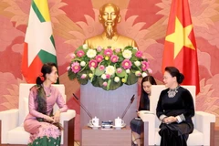 Chủ tịch Quốc hội Nguyễn Thị Kim Ngân tiếp Cố vấn Nhà nước, Bộ trưởng Ngoại giao và Bộ trưởng Văn phòng Tổng thống Myanmar thăm chính thức Việt Nam. (Ảnh: Trọng Đức/TTXVN)