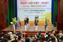 Biểu diễn múa truyền thống Nhật Bản trong lễ khai mạc Ngày hội Việt-Nhật ở Thành phố Hồ Chí Minh. (Ảnh: Xuân Khu/TTXVN)