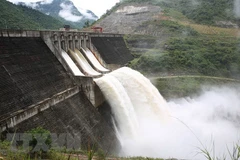Thủy điện Bản Vẽ xả lũ. (Nguồn: TTXVN)