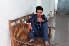 Đưa đối tượng ôm bình gas xông vào VTV Cần Thơ đi cai nghiện 