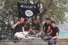 Năm kẻ được cho là thủ phạm tiến hành vụ tấn công nhằm vào các du khách nước ngoài ở Tajikistan. (Ảnh: AFP/TTXVN)