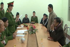 Nam Định: Bắt tạm giam 5 nguyên cán bộ xã bán đất trái thẩm quyền