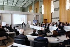 Giáo sư-tiến sỹ Gert Bruche, Chủ tịch Tuần châu Á-Thái Bình Dương Berlin 2018, phát biểu khai mạc hội thảo. (Ảnh: Phạm Văn Thắng/TTXVN)