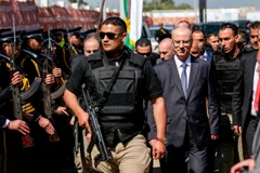 Thủ tướng Palestine Rami Hamdallah trong chuyến thăm Dải Gaza. (Nguồn: AFP)