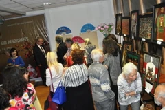 Trưng bày sơn mài và thủ công mỹ nghệ Việt Nam tại Na Uy. (Nguồn: Đại sứ quán Việt Nam tại Na Uy cung cấp)