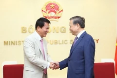 Thượng tướng Tô Lâm, Ủy viên Bộ Chính trị, Bộ trưởng Bộ Công an tiếp ngài Sugi Ryotaro, Đại sứ đặc biệt Việt Nam-Nhật Bản. (Ảnh: Doãn Tấn/ TTXVN)