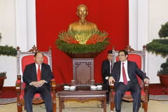 Đồng chí Phạm Minh Chính, Ủy viên Bộ chính trị, Bí thư Trung ương Đảng, Trưởng Ban Tổ chức Trung ương tiếp đồng chí Khammanh Sounvileuth, Ủy viên Trung ương Đảng, Bộ trưởng Bộ Nội vụ Lào. (Ảnh: Văn Điệp/TTXVN)