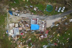 Cảnh hư hại sau bão Maria ở Catano, Puerto Rico ngày 21/9. (Nguồn: AFP/TTXVN)