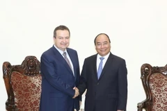 Thủ tướng Nguyễn Xuân Phúc tiếp Phó Thủ tướng thứ nhất, Bộ trưởng Ngoại giao Serbia Ivica Dacic đang ở thăm chính thức Việt Nam. (Ảnh: Thống Nhất/TTXVN)