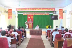 Chính quyền địa phương đối thoại với người dân về xây dựng bến số 3 Cảng Container Long Sơn. (Ảnh: TTXVN phát)