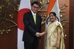 Ngoại trưởng Ấn Độ Sushma Swaraj (phải) và Ngoại trưởng Nhật Bản Taro Kono trong cuộc gặp tại New Delhi ngày 7/1/2019. (Ảnh: AFP/TTXVN)