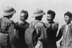 [Photo] Phong trào Ba sẵn sàng - thanh niên nô nức lên đường chiến đấu