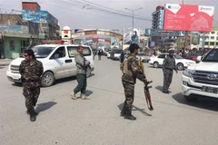 Lực lượng an ninh Afghanistan gác tại hiện trường một vụ nổ ở Kabul ngày 9/3/2019. (Ảnh: AFP/TTXVN)