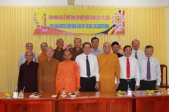 Lãnh đạo Cần Thơ chúc mừng chức sắc, phật tử nhân Đại lễ Phật đản 