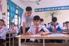 [Video] Có cần thiết nâng độ tuổi trẻ em lên 18 tuổi?