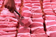 Giá thịt lợn Trung Quốc đang ngày càng tăng. (Ảnh: Reuters)