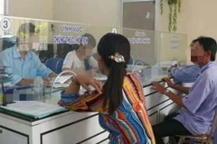 Kỷ luật công chức ''hành dân'' đi 5 lần mới làm được giấy khai sinh