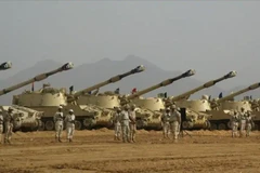 Binh sỹ Saudi Arabia và trang thiết bị quân sự chủ yếu nhập khẩu từ nước ngoài. (Ảnh: AFP/TTXVN)