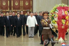 Chủ tịch Kim Jong-un đến viếng Cung Điện Mặt Trời Kumsusan ngày 10/10. (Nguồn: Yonhap)