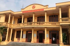 Cảnh cáo, cho nghỉ việc Chủ tịch UBND xã sai phạm về quản lý đất 