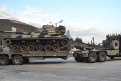 Binh sỹ Thổ Nhĩ Kỳ triển khai tại khu vực gần biên giới với Syria. (Ảnh: AFP/TTXVN)