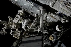 Nhà du hành David Saint-Jacques thực hiện chuyến đi bộ ngoài không gian hôm 8/4. (Nguồn: NASA)