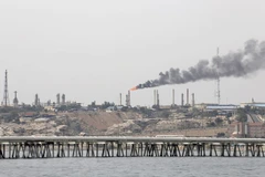 Một cơ sở khai thác dầu của Iran trên đảo Khark ở ngoài khơi vùng Vịnh. (Nguồn: AFP/TTXVN)