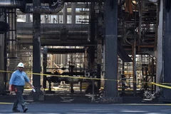 Cơ sở hạ tầng của nhà máy lọc dầu Aramco tại Khurais, Saudi Arabia, bị phá hủy sau vụ tấn công bằng máy bay không người lái, ngày 20/9/2019. (Ảnh: AFP/TTXVN)