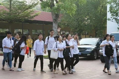 [Video] Gần 900.000 thí sinh thi môn đầu tiên kỳ thi THPT quốc gia