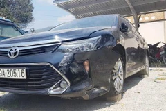 Xe chở cán bộ tòa án gây tai nạn rồi bỏ chạy khỏi hiện trường