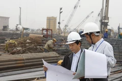 Kiểm toán thực tế tại công trường xây dựng Trụ sở Bộ Ngoại giao (Hà Nội). (Ảnh: Phạm Hậu/TTXVN)