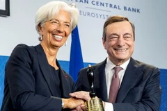 Tân Chủ tịch ECB Christine Lagarde và người tiền nhiệm Mario Draghi. (Nguồn: Reuters)