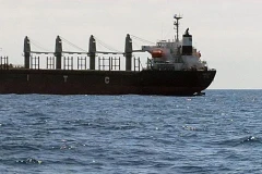 Tàu Pacific 01 tại nơi tìm kiếm. (Ảnh: Hoàng Ngọc/TTXVN) 