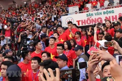 [Video] Người hâm mộ TP.HCM "vỡ òa" khi thấy các cầu thủ U23 Việt Nam