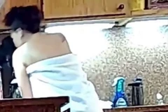 Cô vợ đầu độc chồng bằng cách cho nước tẩy vào máy pha càphê
