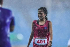 Về đích sau người về nhất tới 6 phút, VĐV Campuchia vẫn gây xúc động