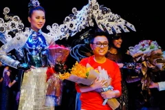 [Photo] Bộ sưu tập của Công Trí đốt cháy Tuần lễ thời trang